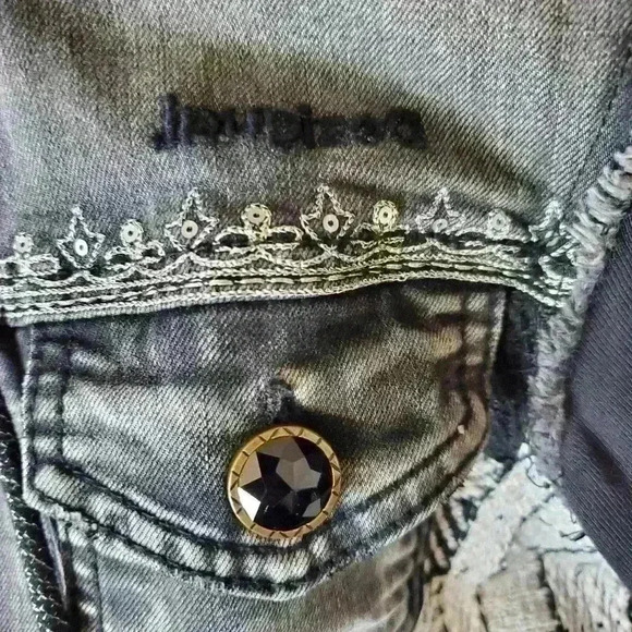 DESIGUAL denim jacket with sporty cuffs. Size 34 (size 2  US) - Picture 10 of 13